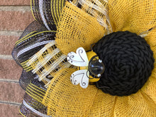 Load image into Gallery viewer, Bee Sunflower Wreath, Yellow &amp; black flower, Front door wreath, Summer decor, Fall decor
