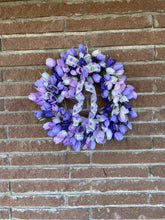 Load image into Gallery viewer, Purple tulip wreath
