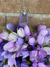 Load image into Gallery viewer, Small Tulip Wreath/Centerpiece
